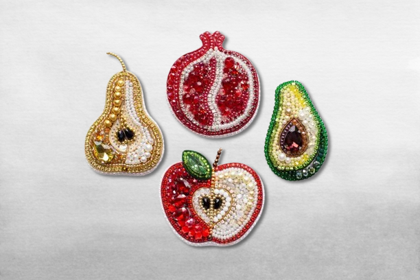 Handmade Fruit Embroidery Brooch - DIY Beaded Jewelry Craft Kit, Mother's Day Gift for Mom and Women - Fruit Pattern Needlework Accessories