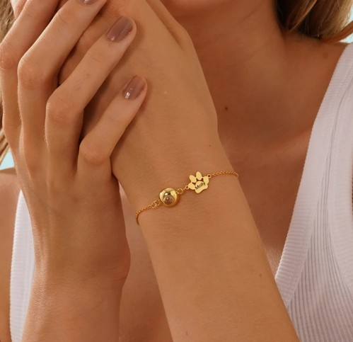 Pet Name Photo Projection Bracelet: A Heartfelt Gift for Pet - Loving Moms