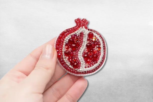Handmade Fruit Embroidery Brooch - DIY Beaded Jewelry Craft Kit, Mother's Day Gift for Mom and Women - Fruit Pattern Needlework Accessories