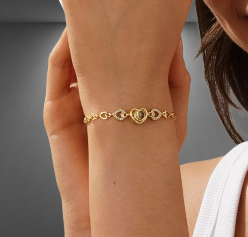 Photo Projection Heart Bracelet: A Personalized Keepsake for Her