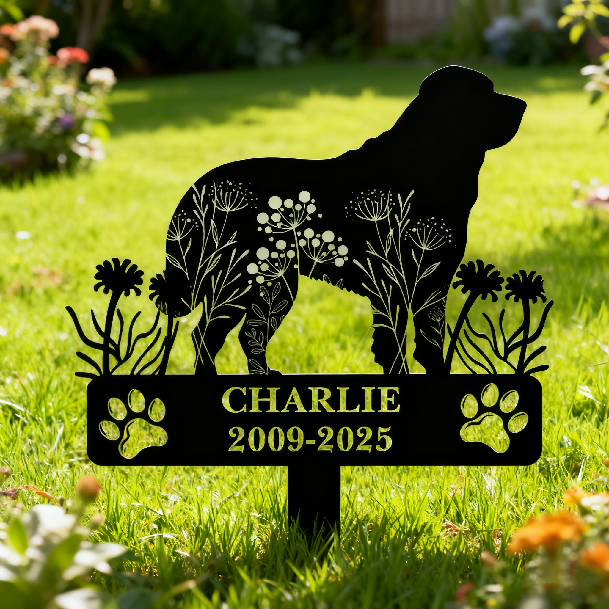 Custom Pet Memorial Garden Stake, Personalized Golden Retriever Silhouette Grave Marker with Name and Years, Outdoor Tribute Sign for Beloved Pets