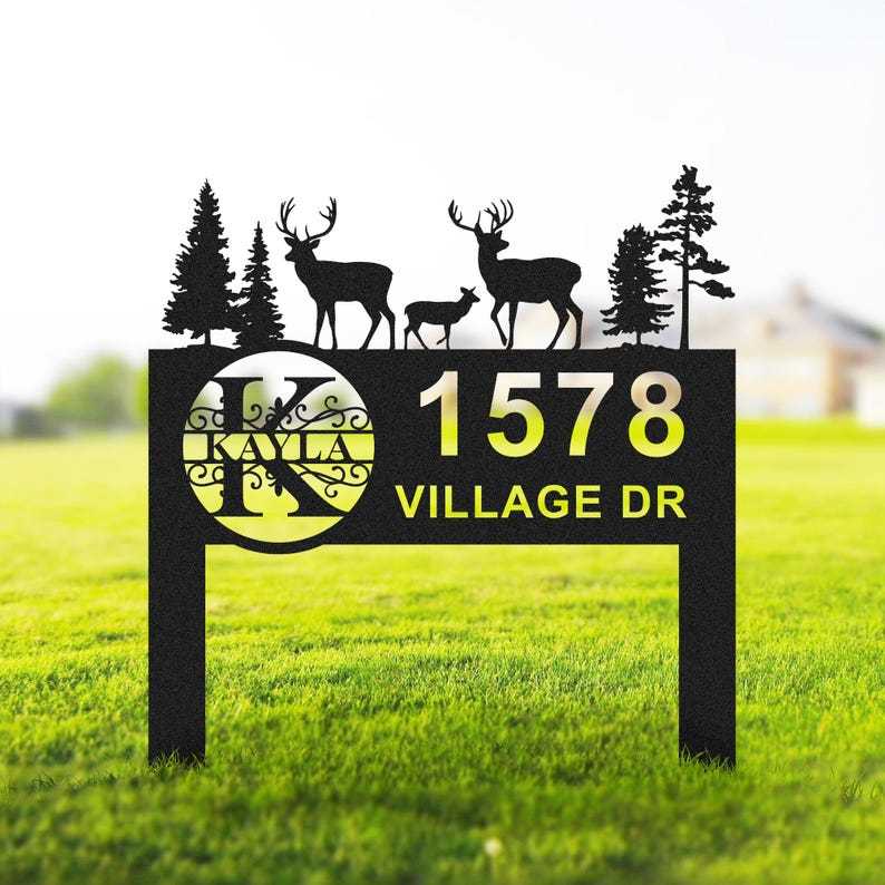 Custom Metal Address Sign, Deer Family House Number Yard Stake, Personalized Outdoor Metal Plaque with Family Name for Lawn or Garden Décor
