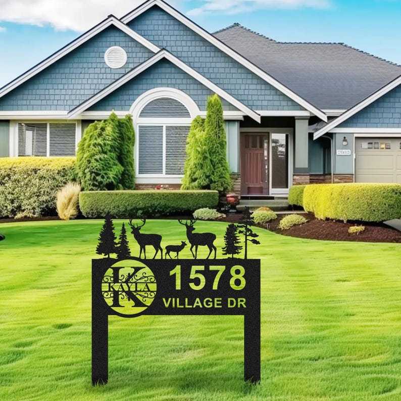 Custom Metal Address Sign, Deer Family House Number Yard Stake, Personalized Outdoor Metal Plaque with Family Name for Lawn or Garden Décor