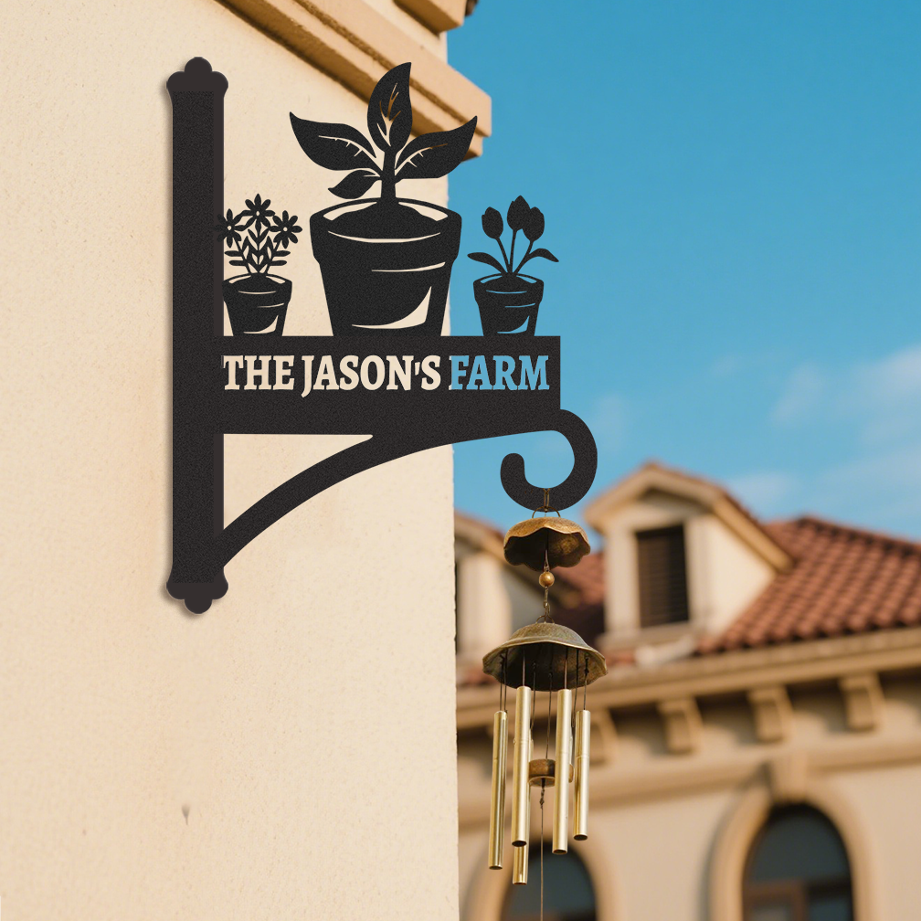 Custom Plant Pot Wall Hanger, Personalized Farmhouse Metal Bracket with Name, Rustic Garden Plant Hanger Hook for Pots Bird Feeders Wind Chimes