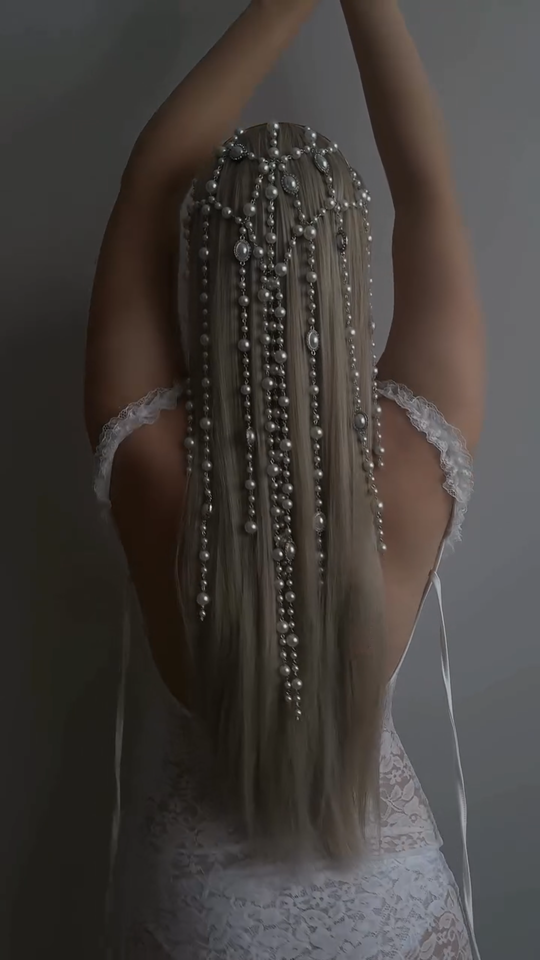 Moonlight Pearl Chain Tassel Net Veil