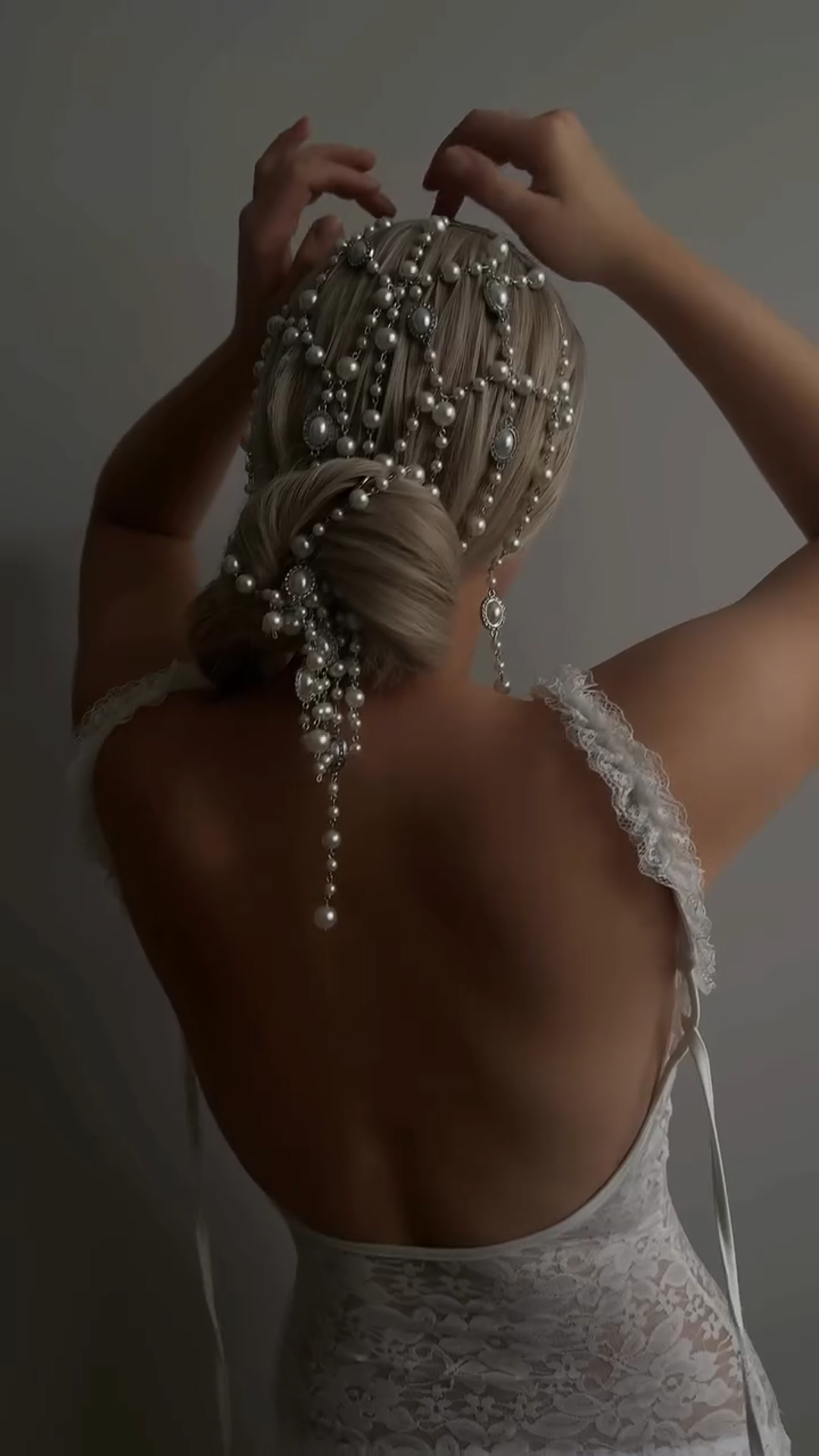 Moonlight Pearl Chain Tassel Net Veil