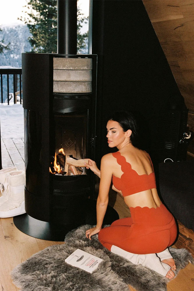 Vibecurve® V-Neck Lace Vest With Chest Padding And Gathered Shock-Proof Sports Top