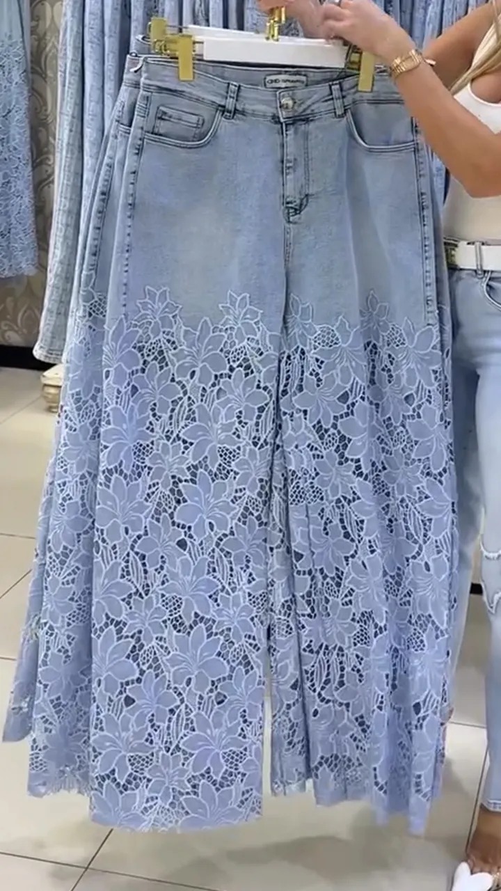 Vibecurve®Women's Lace Patchwork Hollow Jeans