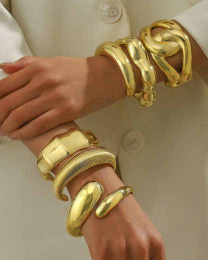 Vibecurve® Spring Cuff Geometric Bracelet