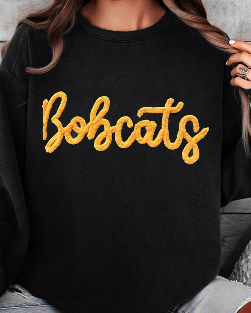 Vibecurve® Chenille YARN EMBROIDERED Sweatshirt Chenille Game Day Fuzzy Letter