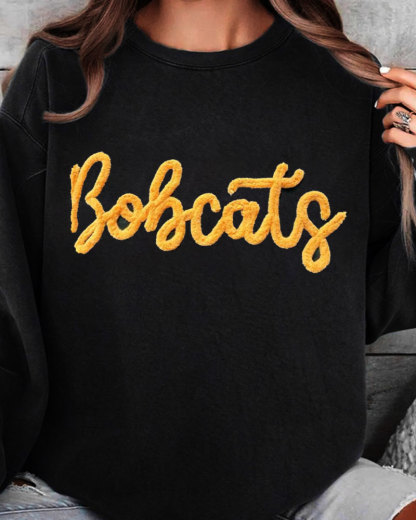 Vibecurve® Chenille YARN EMBROIDERED Sweatshirt Chenille Game Day Fuzzy Letter