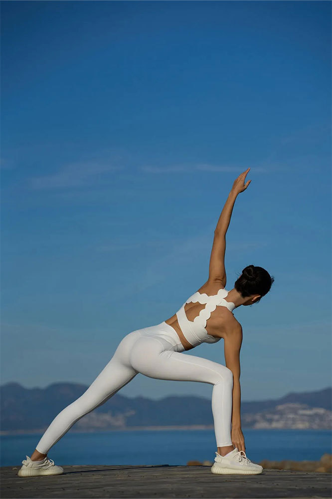 Vibecurve® Cross Backless High Elastic Thin Fit Comfortable Elegant Sports Vest Top Yoga Wear Bra