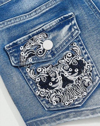 Vibecurve® Grunge Punk Women's Embroidered Pocket Casual Denim Shorts