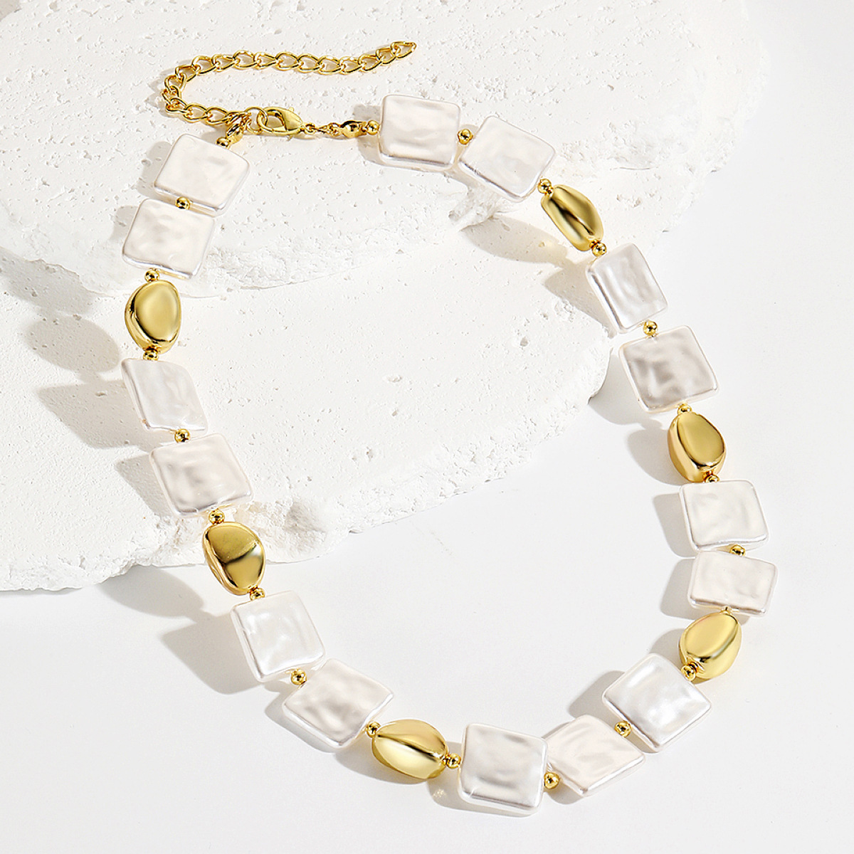 Vibecurve® Light Luxury Baroque Pearl Necklace