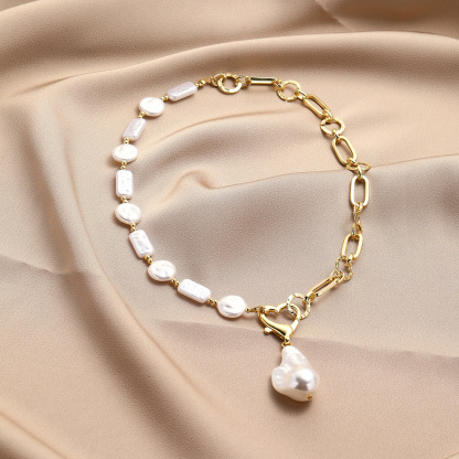Vibecurve® Light Luxury Baroque Pearl Necklace