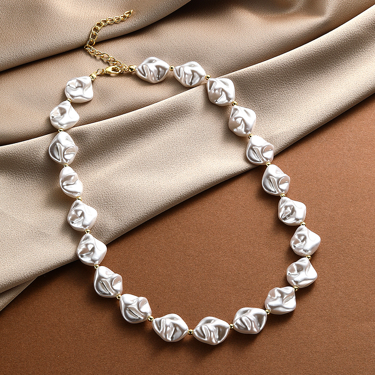 Vibecurve® Light Luxury Baroque Pearl Necklace