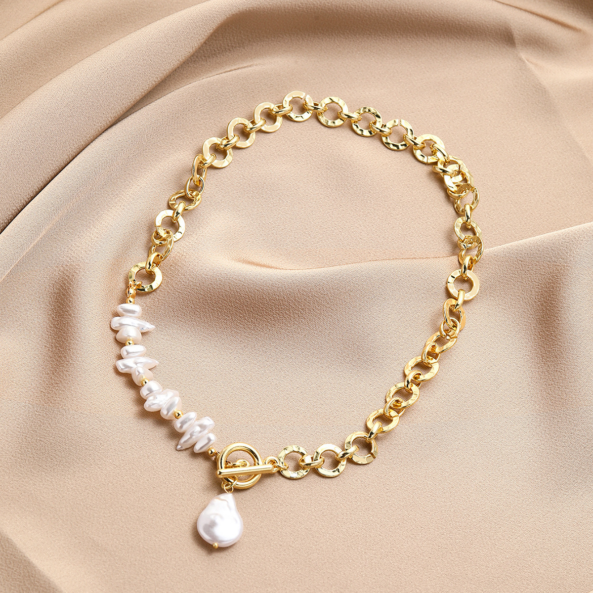 Vibecurve® Light Luxury Baroque Pearl Necklace