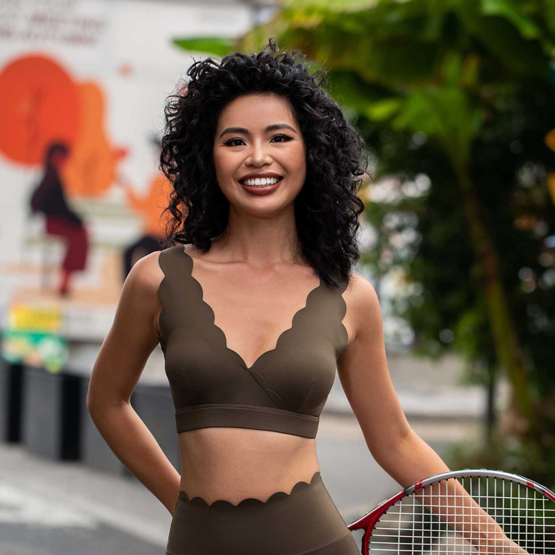 Vibecurve® V-Neck Lace Vest With Chest Padding And Gathered Shock-Proof Sports Top