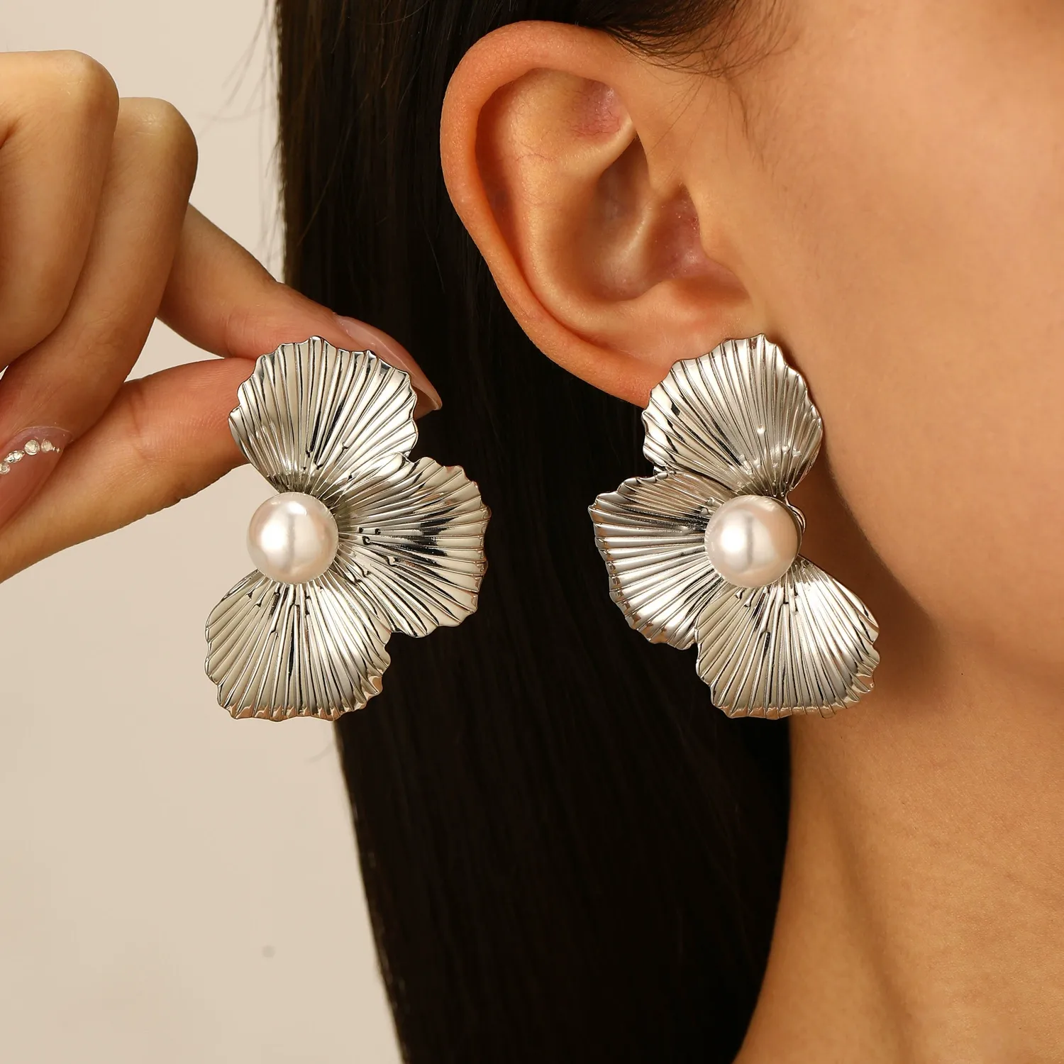 Vibecurve® Ocean Series Pearl Shell Earrings