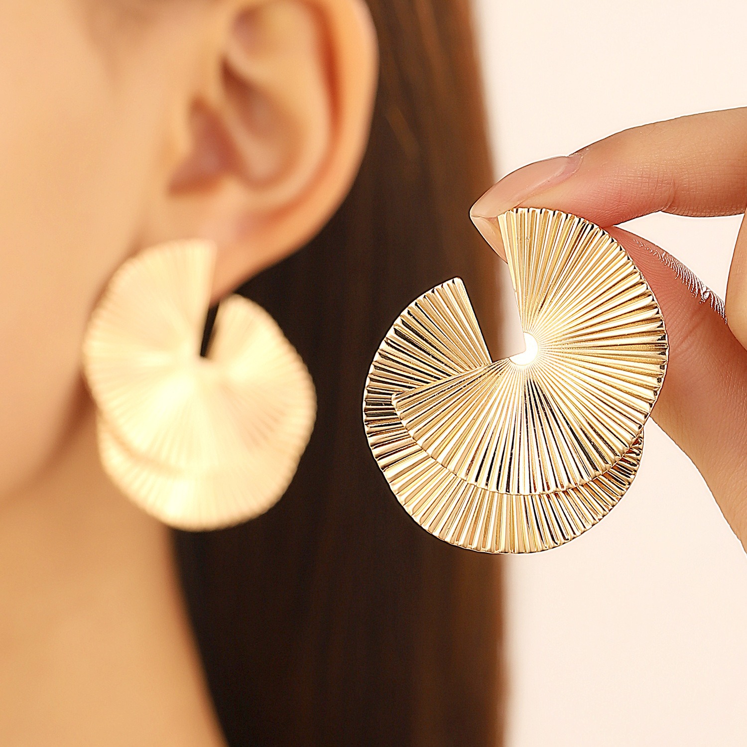 Vibecurve® Ocean Series Pearl Shell Earrings