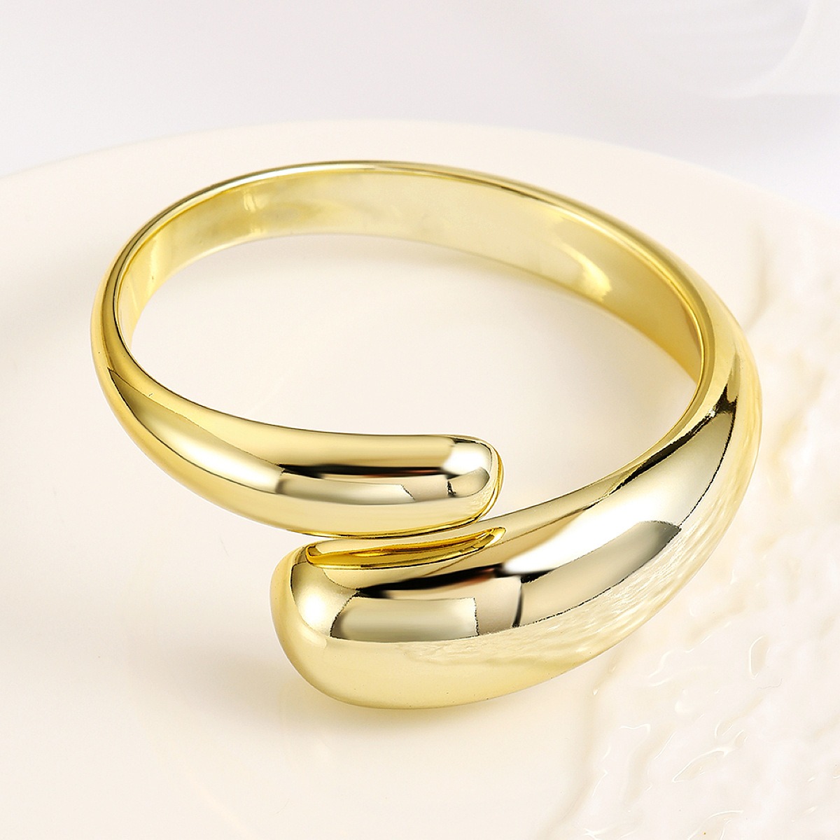 Vibecurve® Spring Cuff Geometric Bracelet