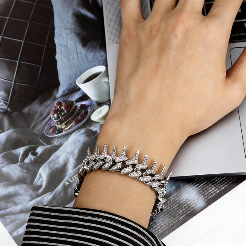 Tokyocanvas Thorn Vintage Hip-hop Bracelet