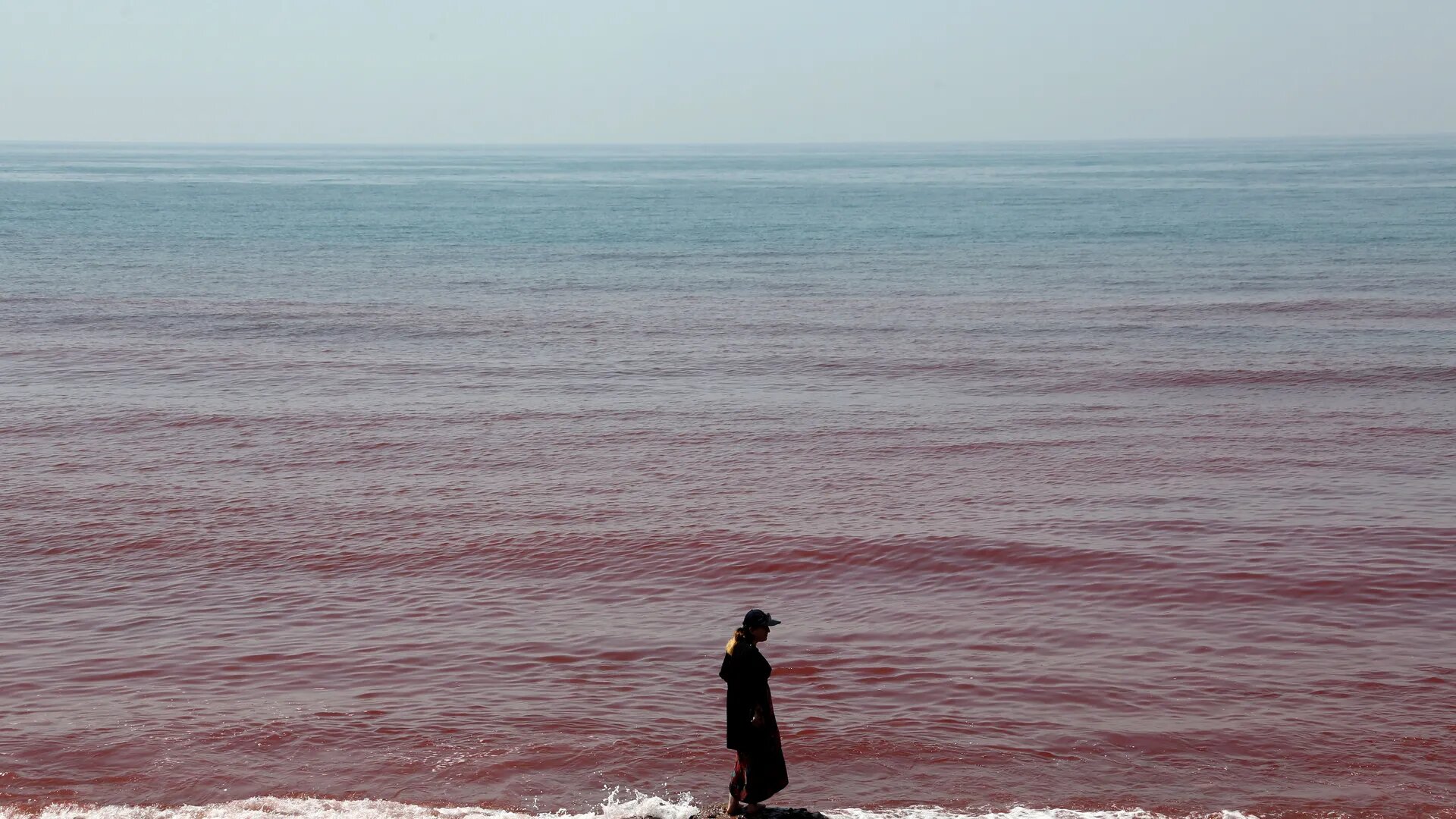 Iran closes the Strait of Hormuz:  global oil and gas artery to be cut off