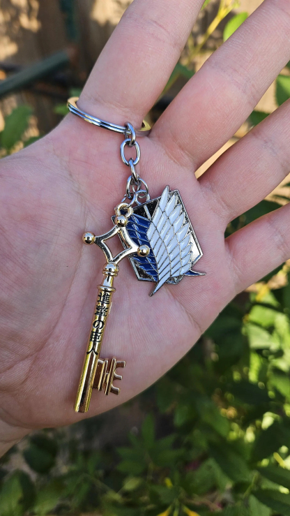 Attack On Titan Keychain Gold And Silver
