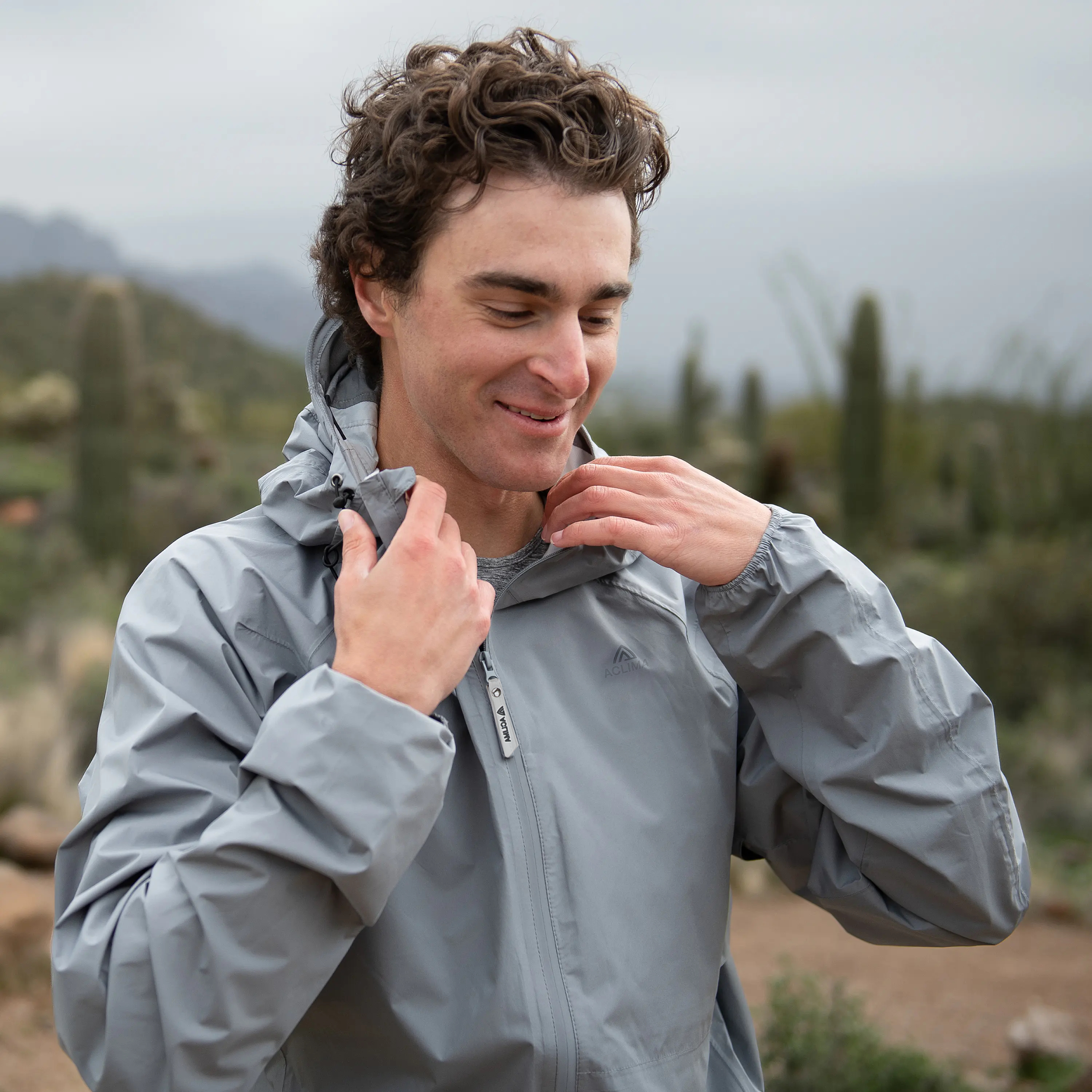 Men's lightweight windproof and water-repellent hooded jacket