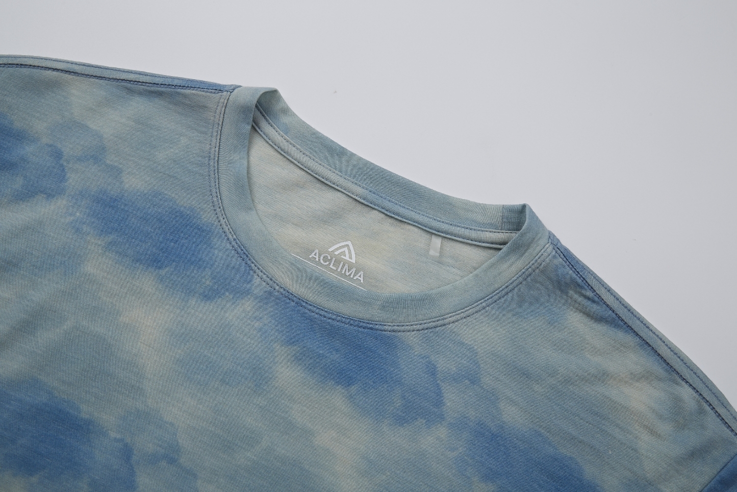 Tencel Merino Wool tie-dye long-sleeve T-shirt, comfortable for hiking and running, quick-drying, antibacterial breathable and super sun-proof.