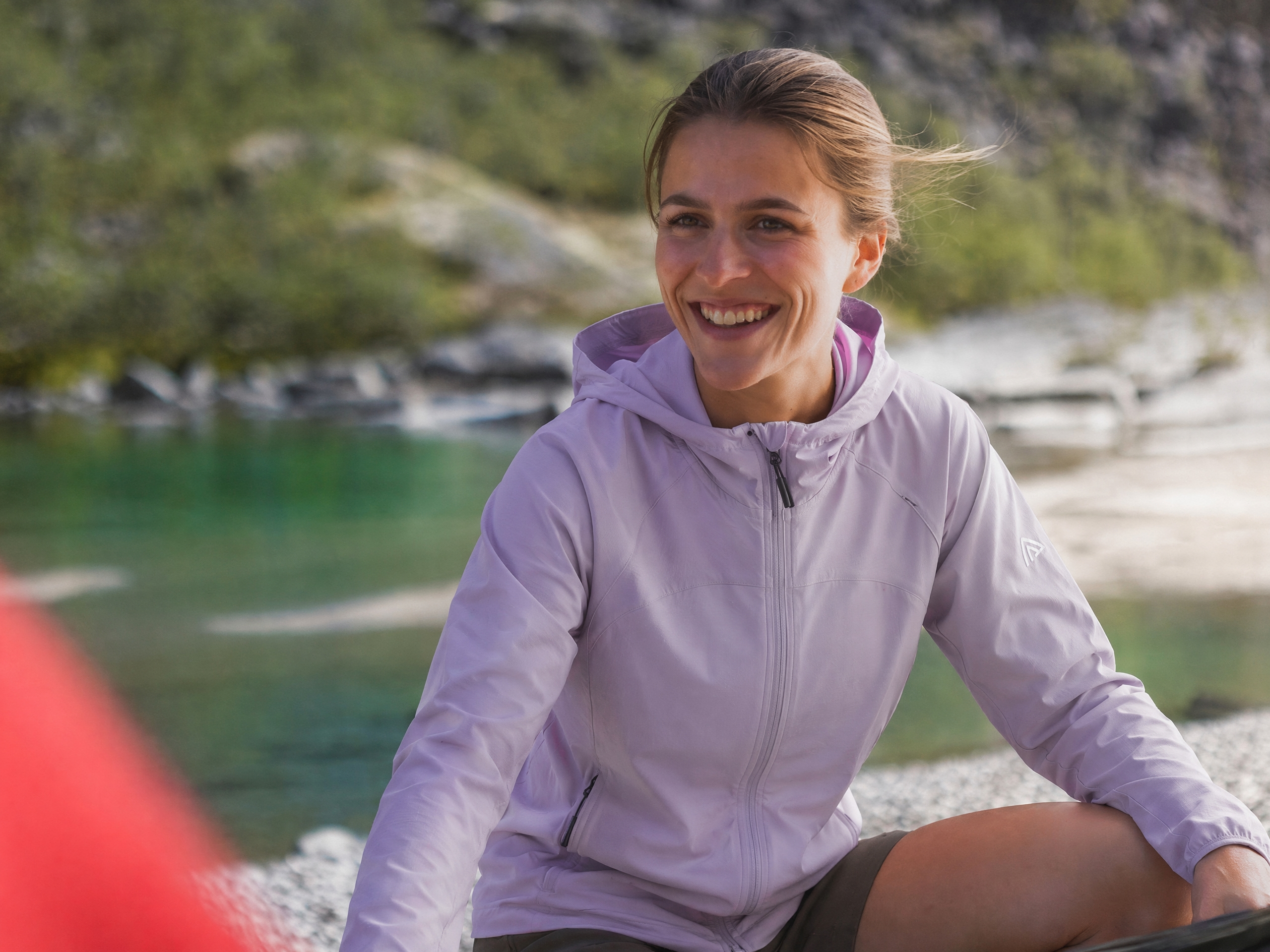 Women's Lightweight Windproof Outdoor Hooded Jacket
