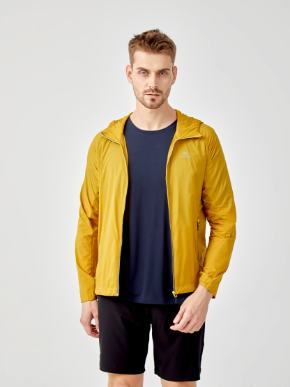   Lightweight men's sun protection hooded sports jacket