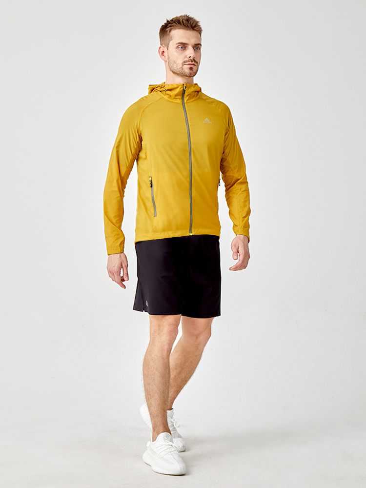   Lightweight men's sun protection hooded sports jacket