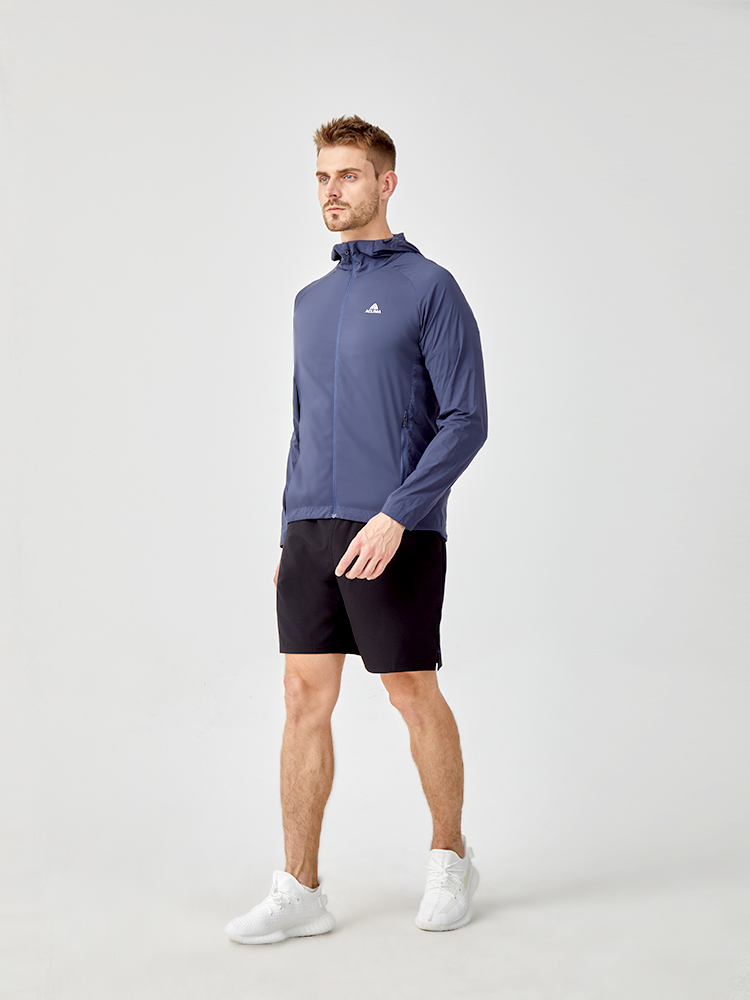   Lightweight men's sun protection hooded sports jacket