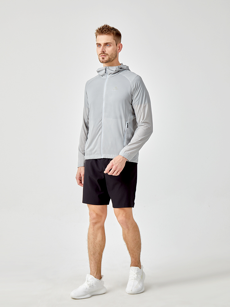   Lightweight men's sun protection hooded sports jacket