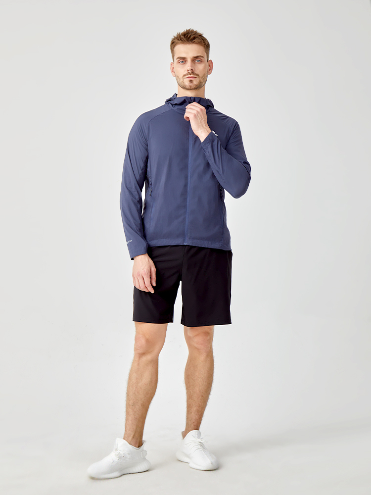  Lightweight men's sun protection hooded sports jacket