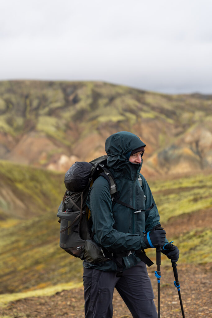 Men's outdoor mountain hooded jacket;