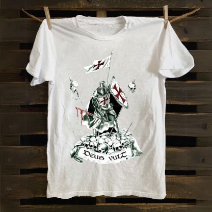 Deus Vult Knight templar with bloody sword on the skulls Cotton T-shirt