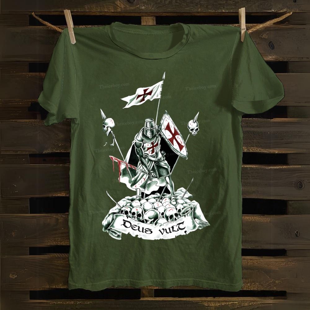 Deus Vult Knight templar with bloody sword on the skulls Cotton T-shirt