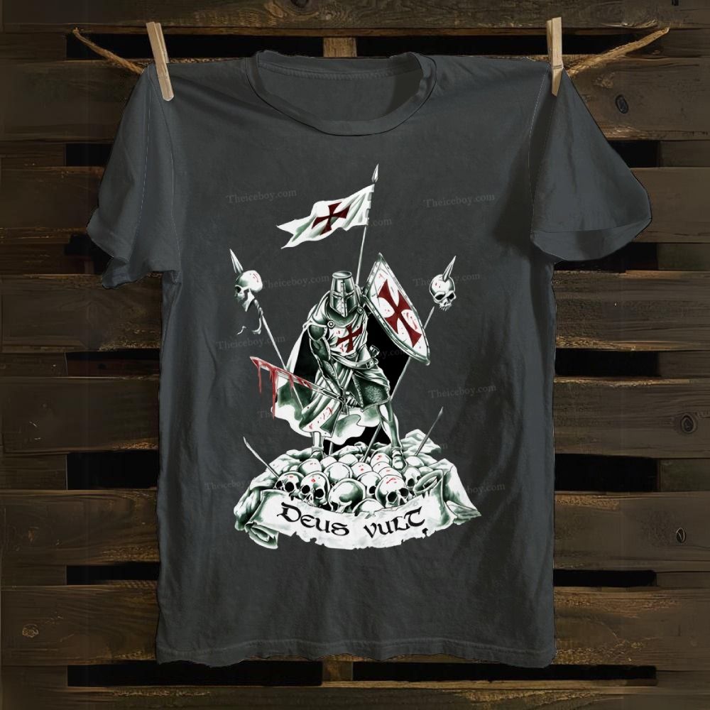 Deus Vult Knight templar with bloody sword on the skulls Cotton T-shirt