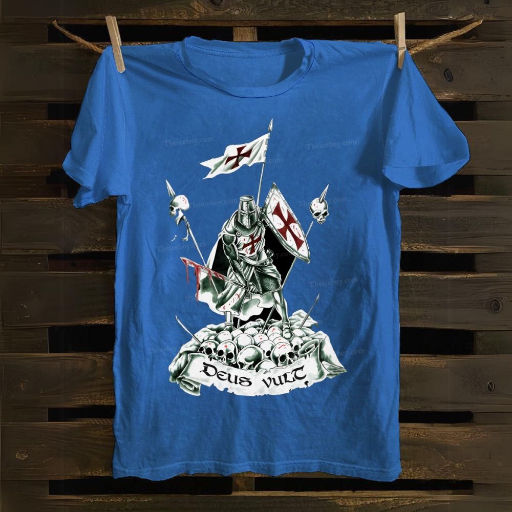 Deus Vult Knight templar with bloody sword on the skulls Cotton T-shirt