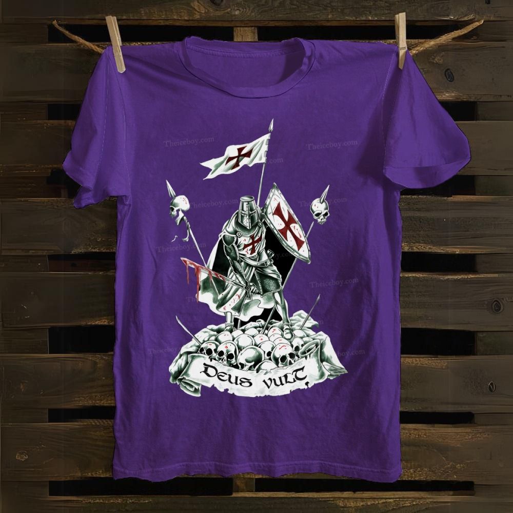 Deus Vult Knight templar with bloody sword on the skulls Cotton T-shirt