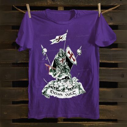 Deus Vult Knight templar with bloody sword on the skulls Cotton T-shirt