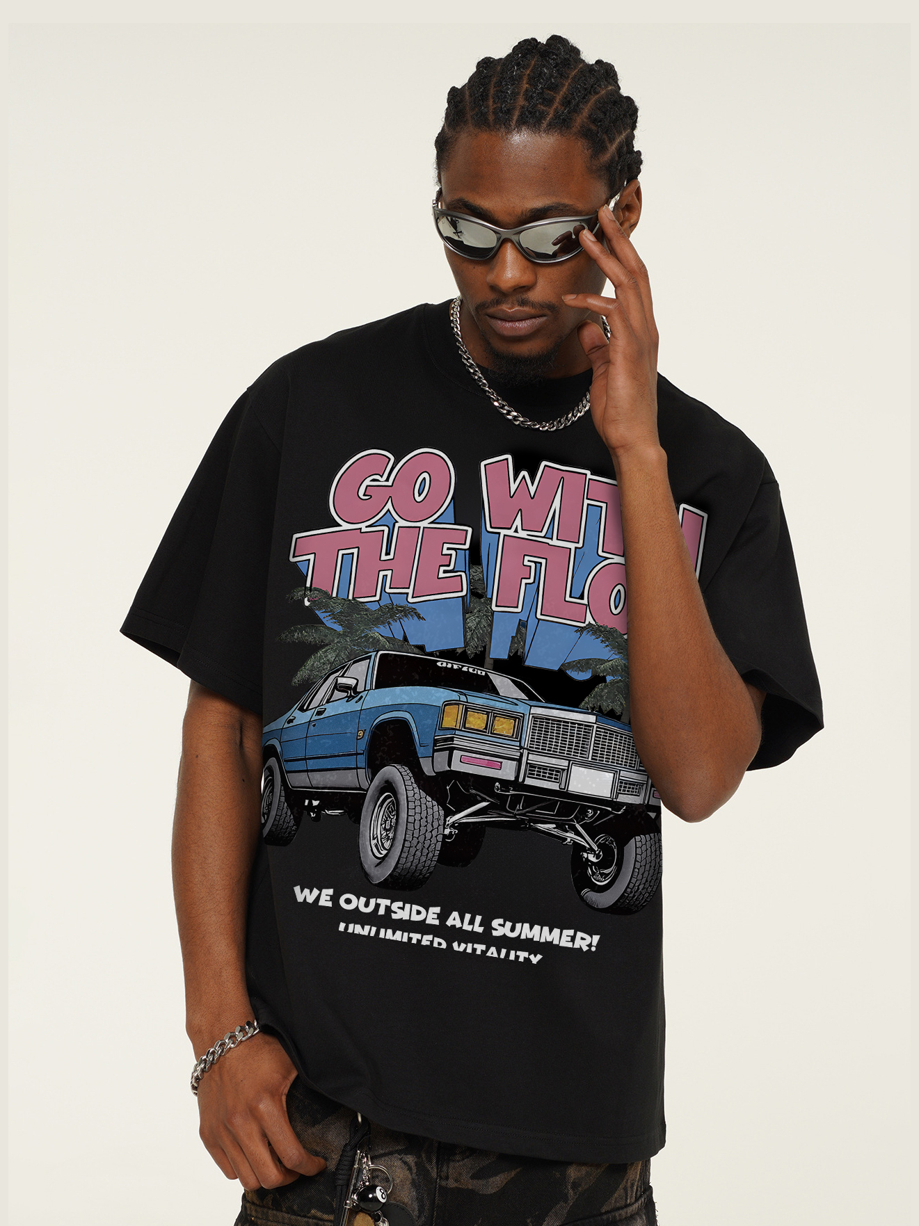 Heavyweight Vintage Automotive Art Print T-shirt for Vacation Style