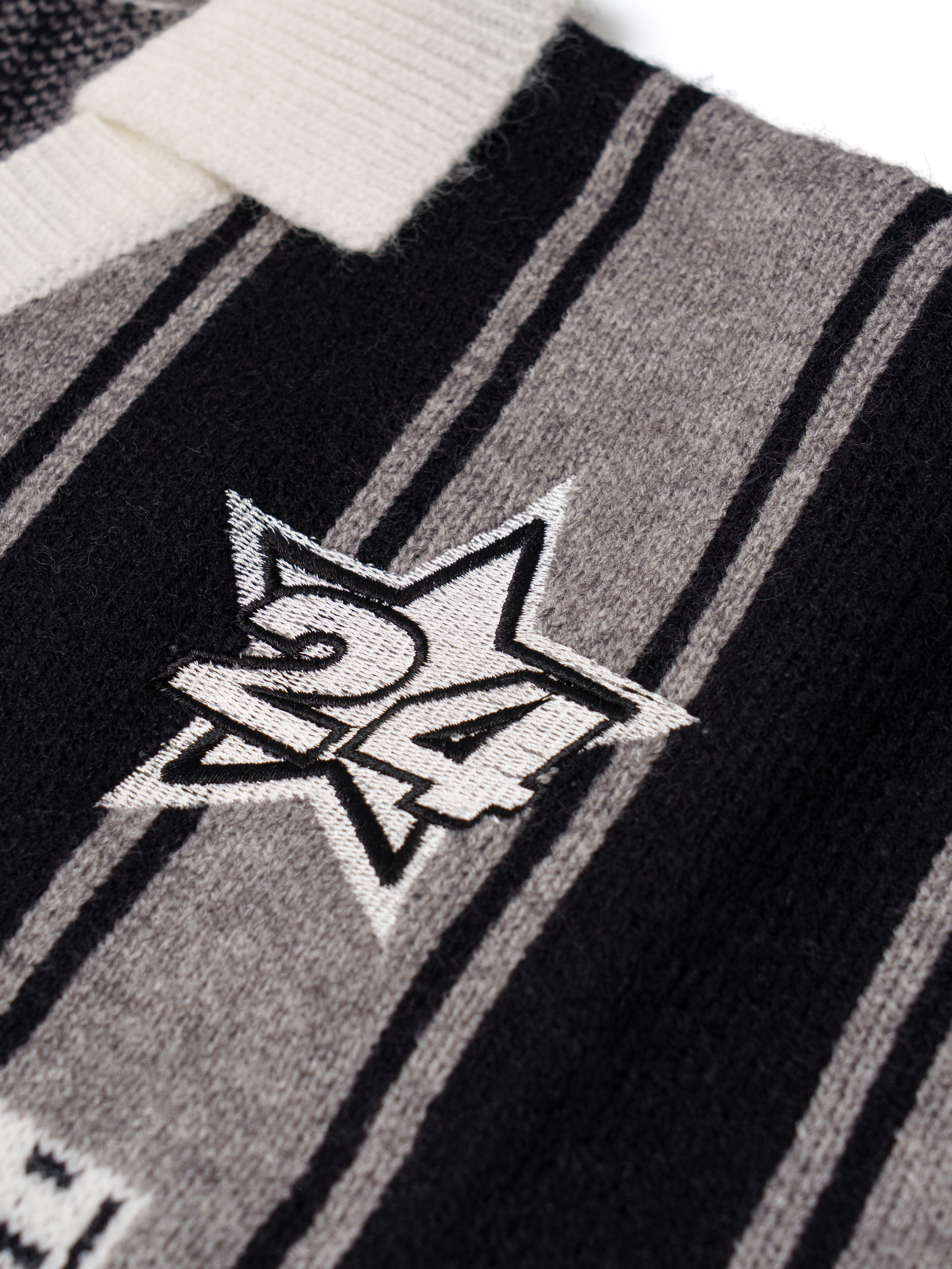 Spring Trendy Retro Streetwear Crewneck Sweater Embroidered Knit Pullover with Vintage Vibes