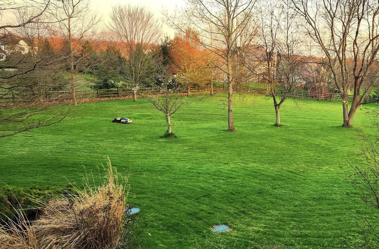 Large coverage of yarbo lawn mower pro