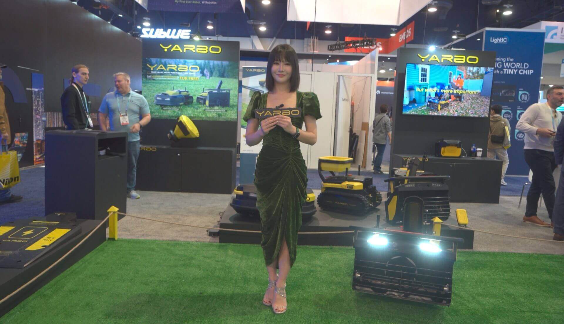 Glimpse Into CES &#8211; Interviews with Tech Enthusiasts