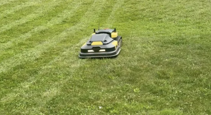 Yarbo robot lawn mower 
