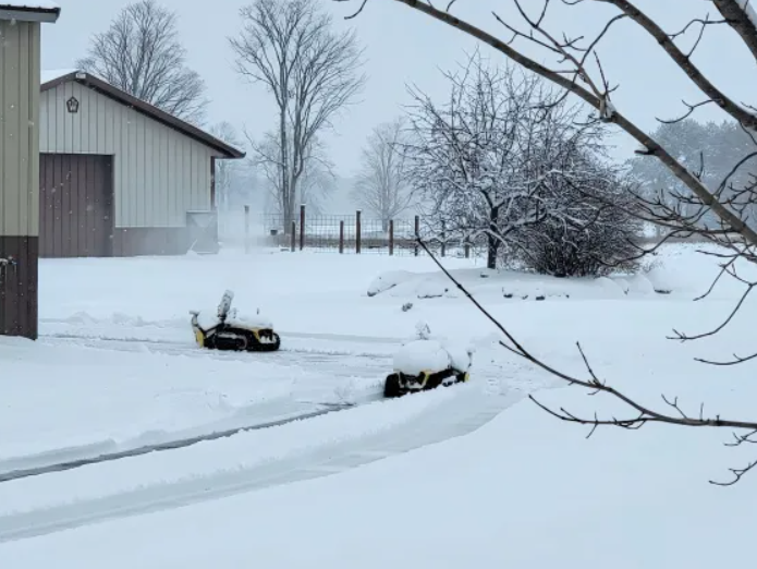 Yarbo snow blower in heavy deep snow 