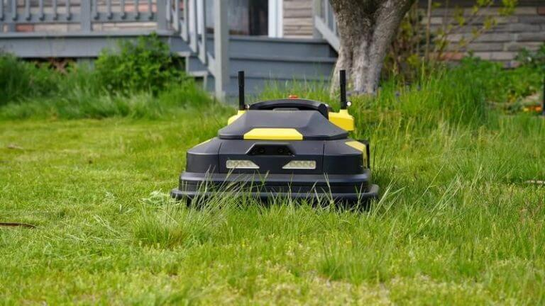 lawn mower robot